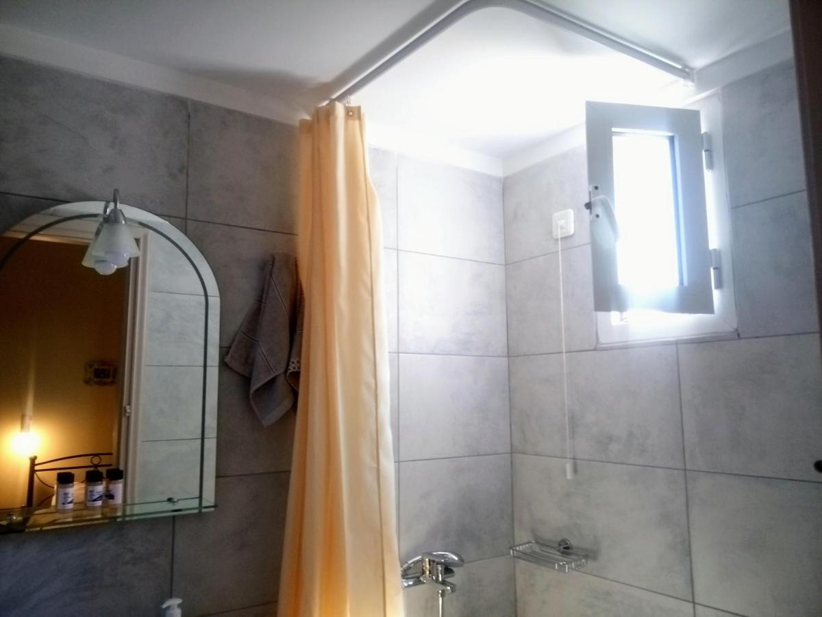 Evgenia Rooms Skála Esterno foto
