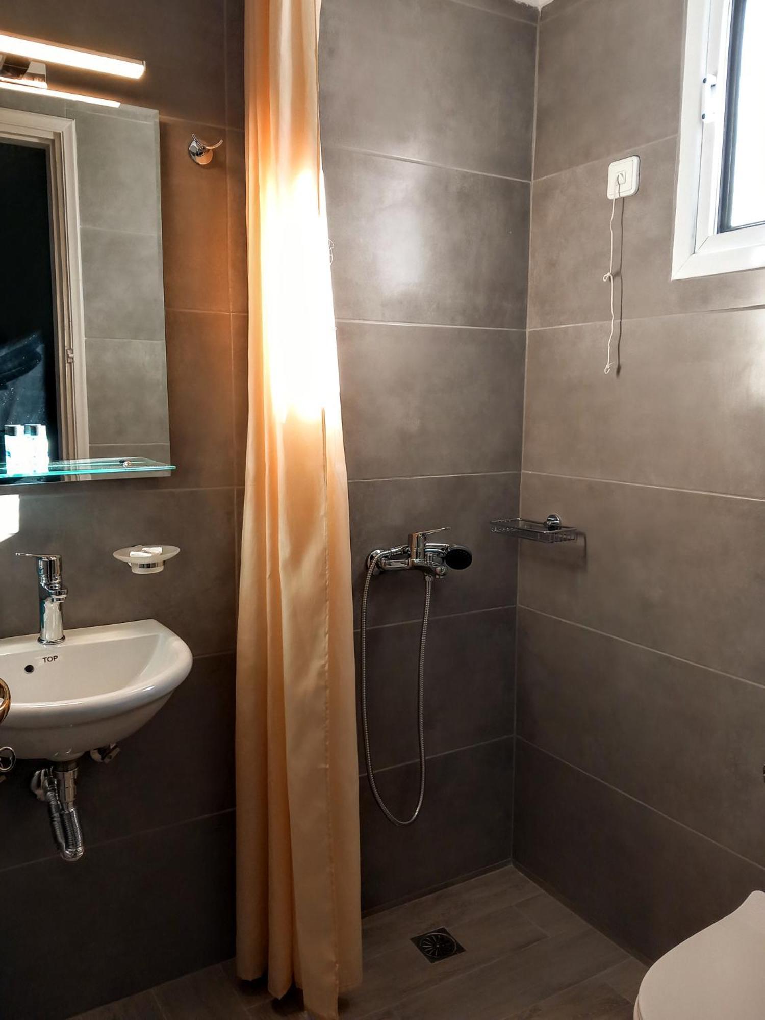 Evgenia Rooms Skála Esterno foto